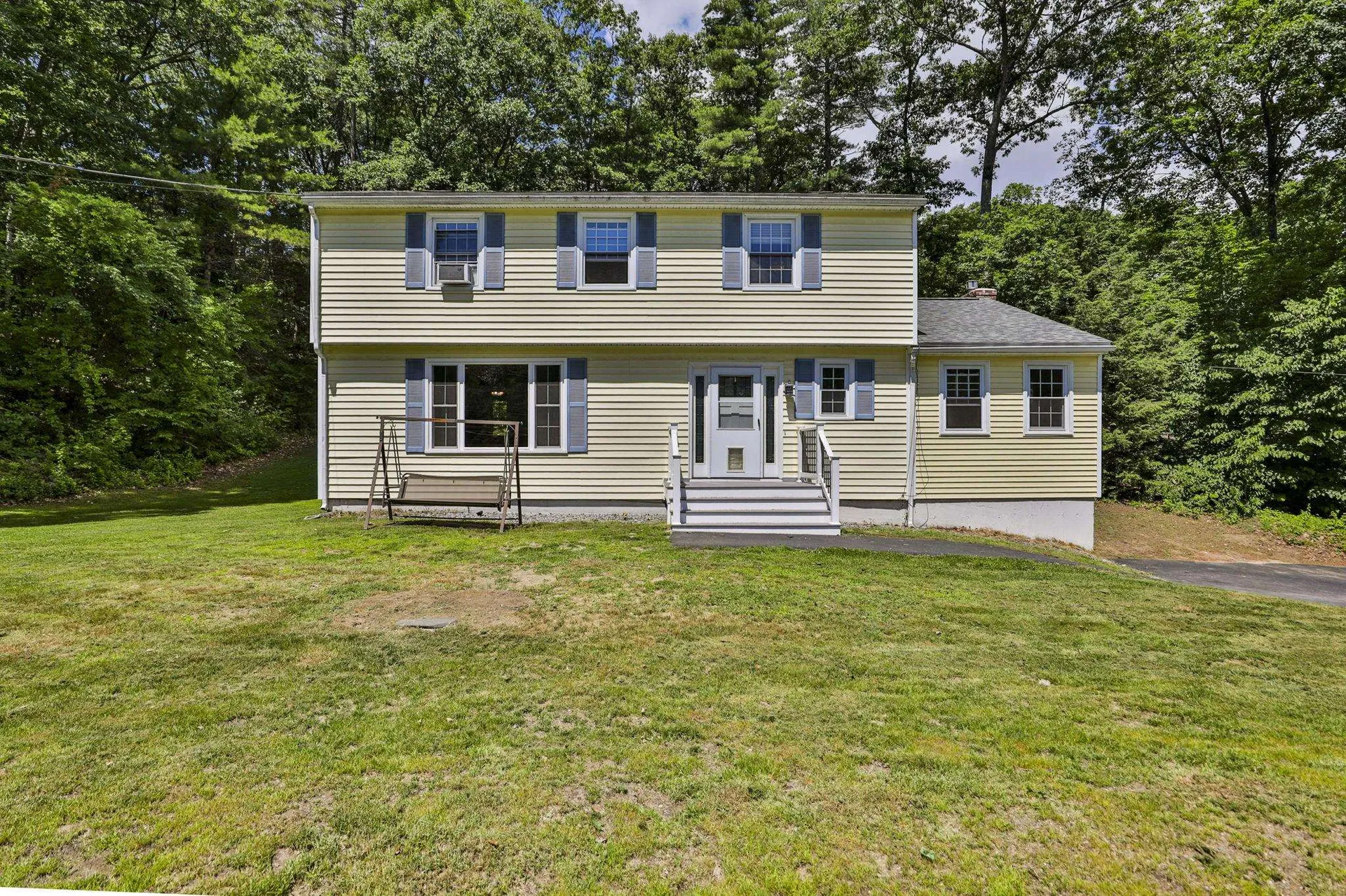 15 Castle Hill Road Pelham NH 03076