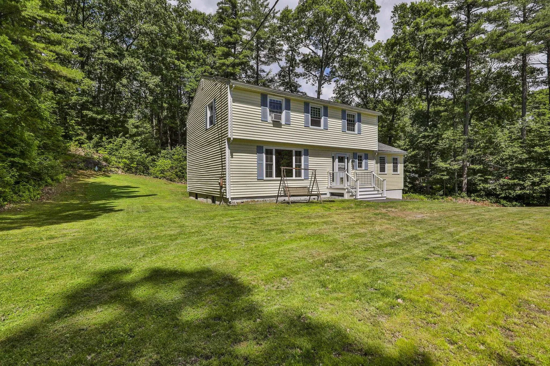 15 Castle Hill Road Pelham NH 03076