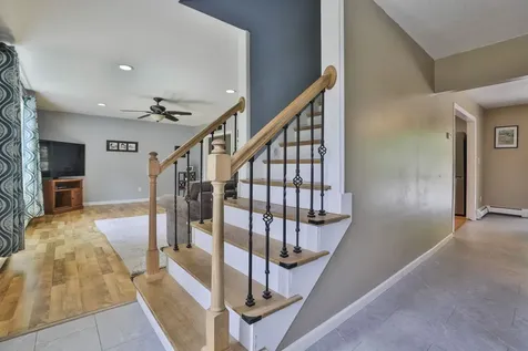 15 Castle Hill Road Pelham NH 03076