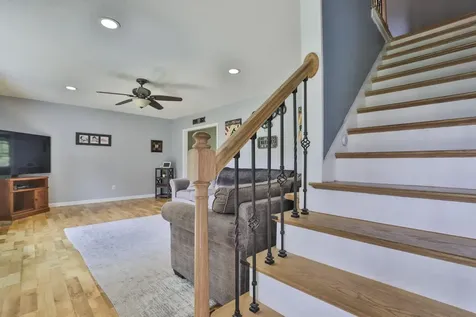 15 Castle Hill Road Pelham NH 03076
