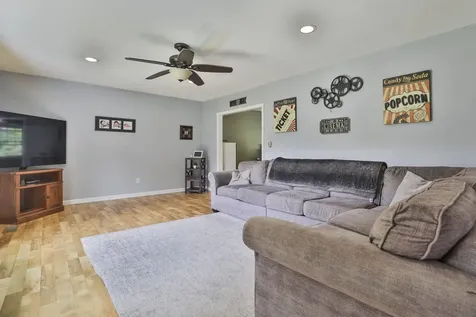 15 Castle Hill Road Pelham NH 03076
