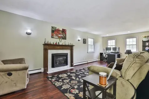 15 Castle Hill Road Pelham NH 03076