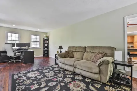 15 Castle Hill Road Pelham NH 03076