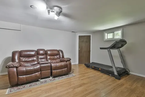 15 Castle Hill Road Pelham NH 03076