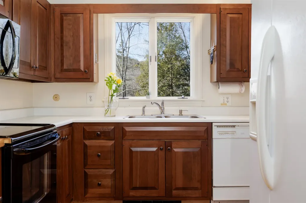 807 Murphys Road Hartford VT 05059
