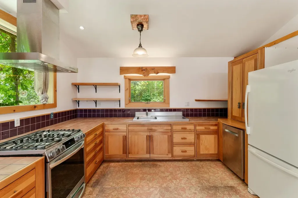 614 Gray Road Plainfield VT 05667-9550