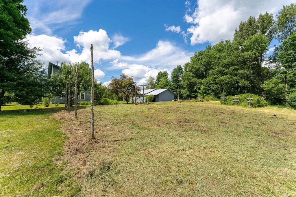 614 Gray Road Plainfield VT 05667-9550