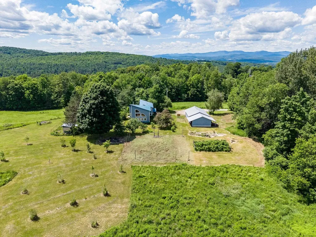 614 Gray Road Plainfield VT 05667-9550