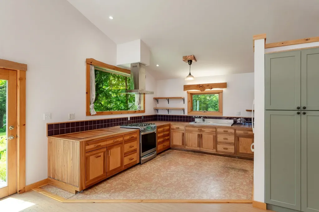 614 Gray Road Plainfield VT 05667-9550