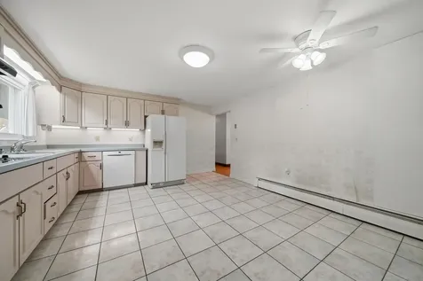 19 Carroll Street Nashua NH 03063