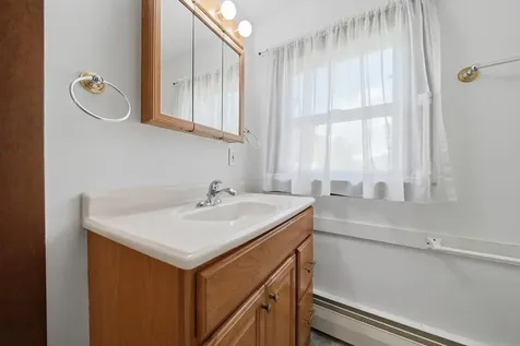 19 Carroll Street Nashua NH 03063