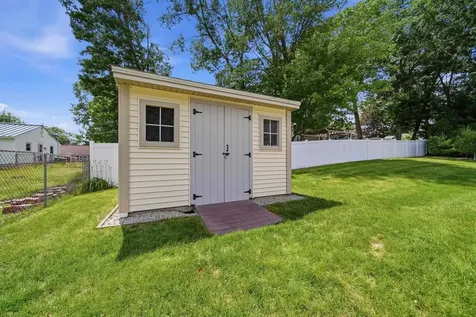 19 Carroll Street Nashua NH 03063