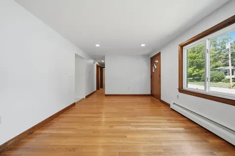 19 Carroll Street Nashua NH 03063