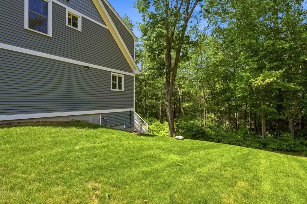 5 Firefly Landing Newmarket NH 03857