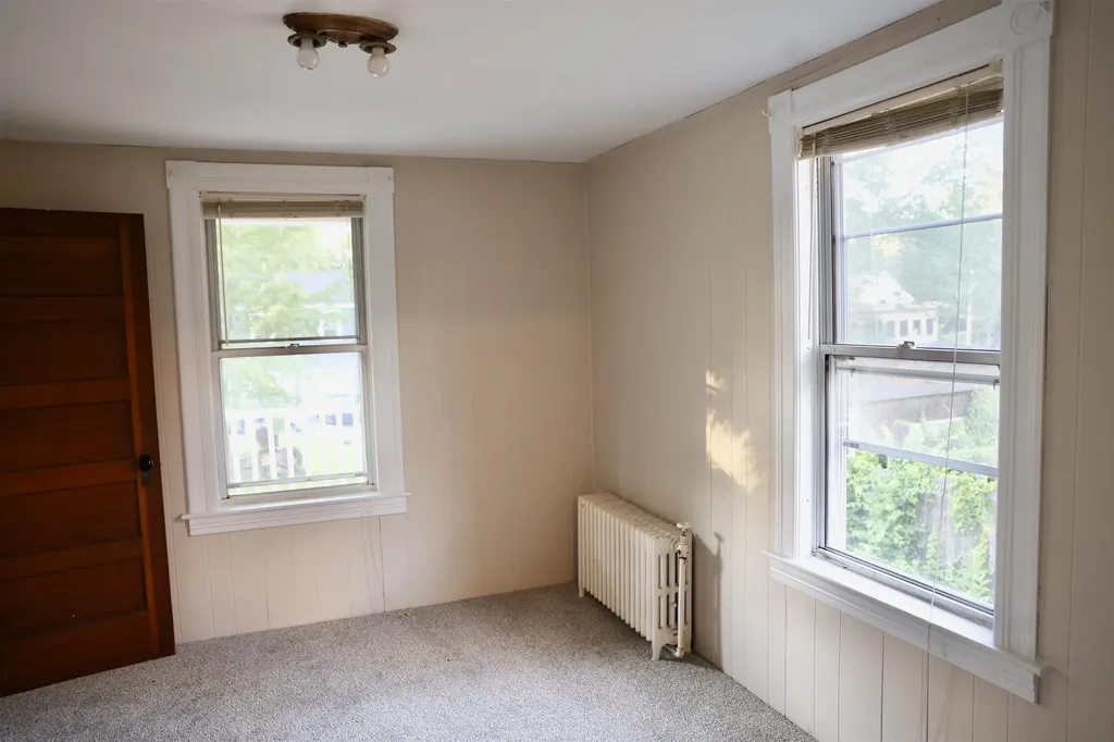 15 Warren Avenue Goffstown NH 03045