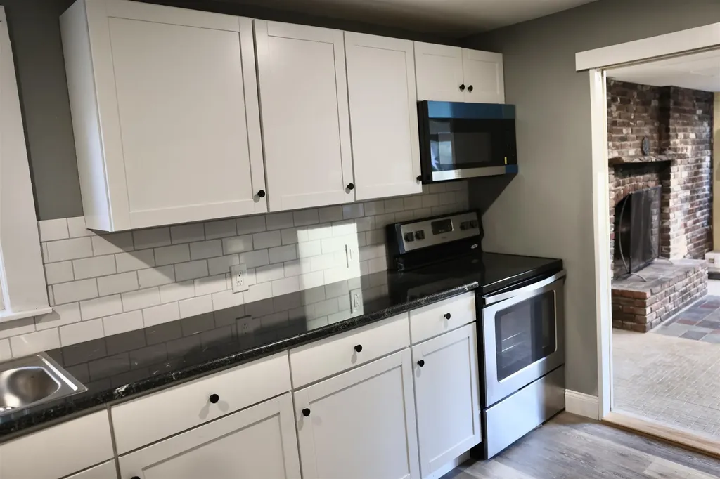 15 Warren Avenue Goffstown NH 03045
