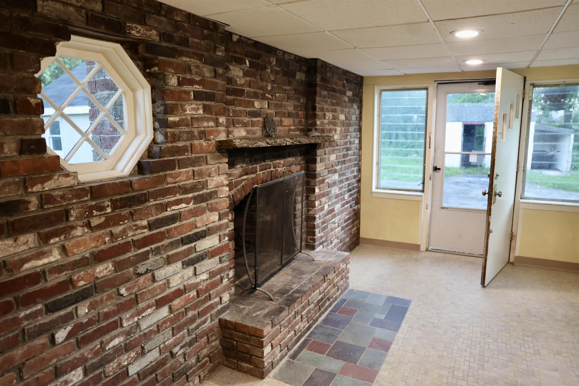 15 Warren Avenue Goffstown NH 03045