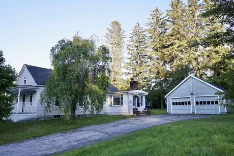 15 Warren Avenue Goffstown NH 03045