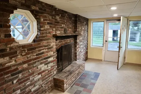 15 Warren Avenue Goffstown NH 03045