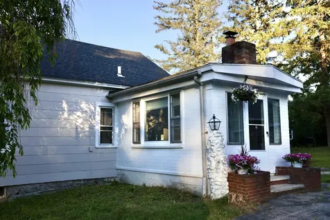 15 Warren Avenue Goffstown NH 03045