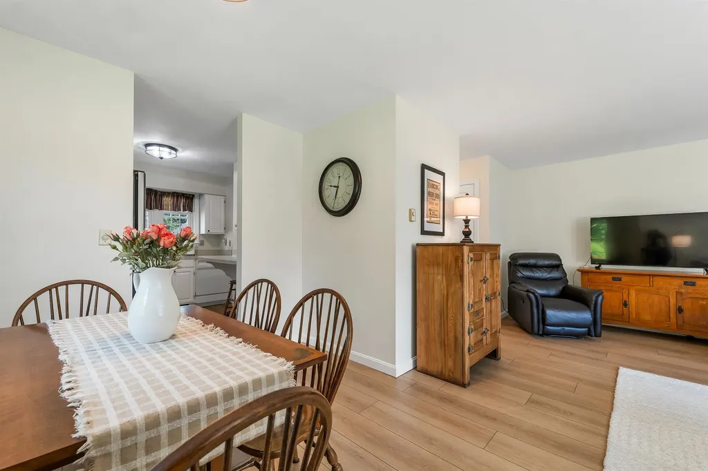 16 Independence Way Laconia NH 03246