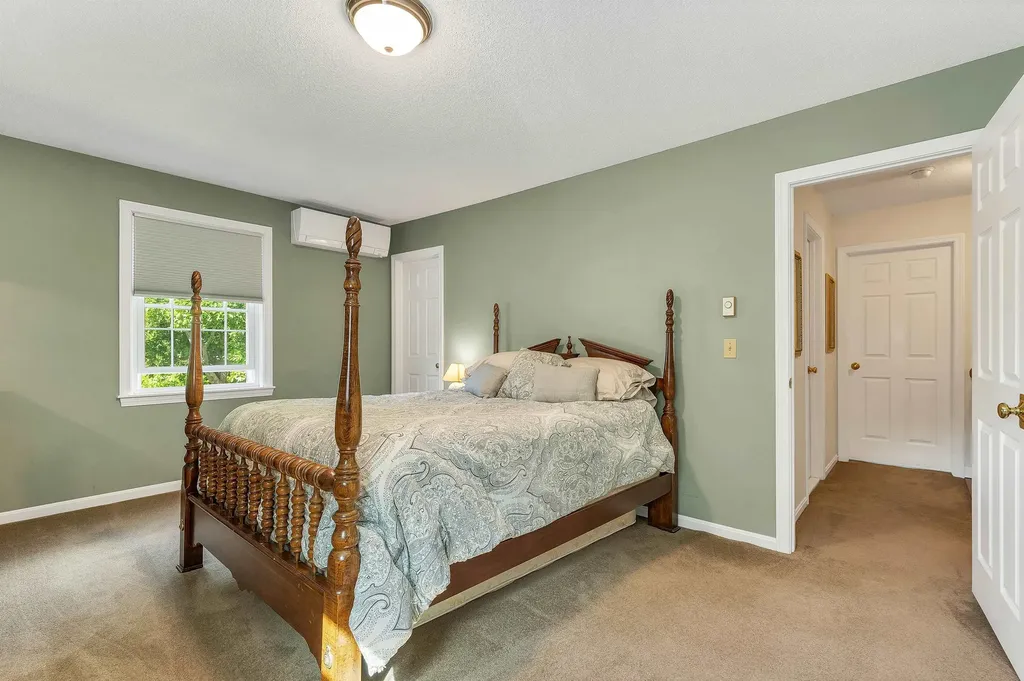 16 Independence Way Laconia NH 03246