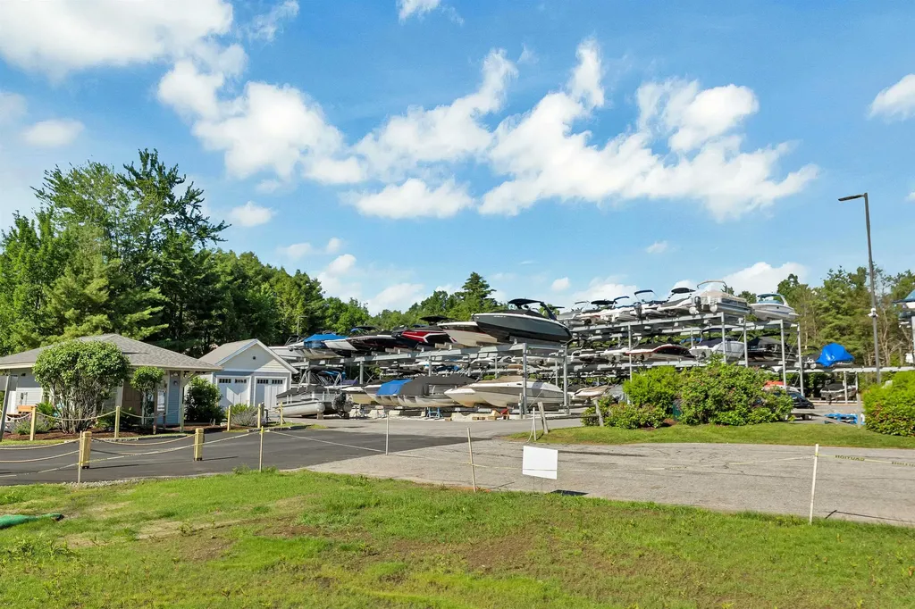 16 Independence Way Laconia NH 03246
