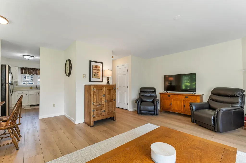 16 Independence Way Laconia NH 03246
