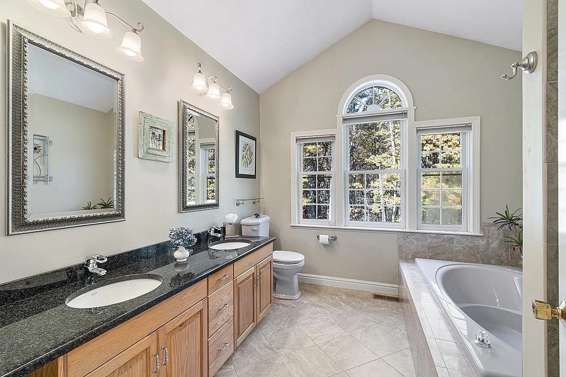 12 Haskell Road Windham NH 03087