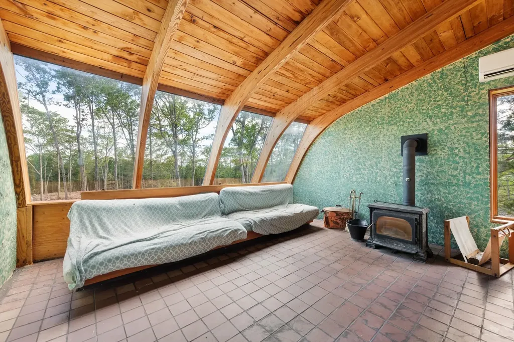 81 Disdam Road Holderness NH 03245