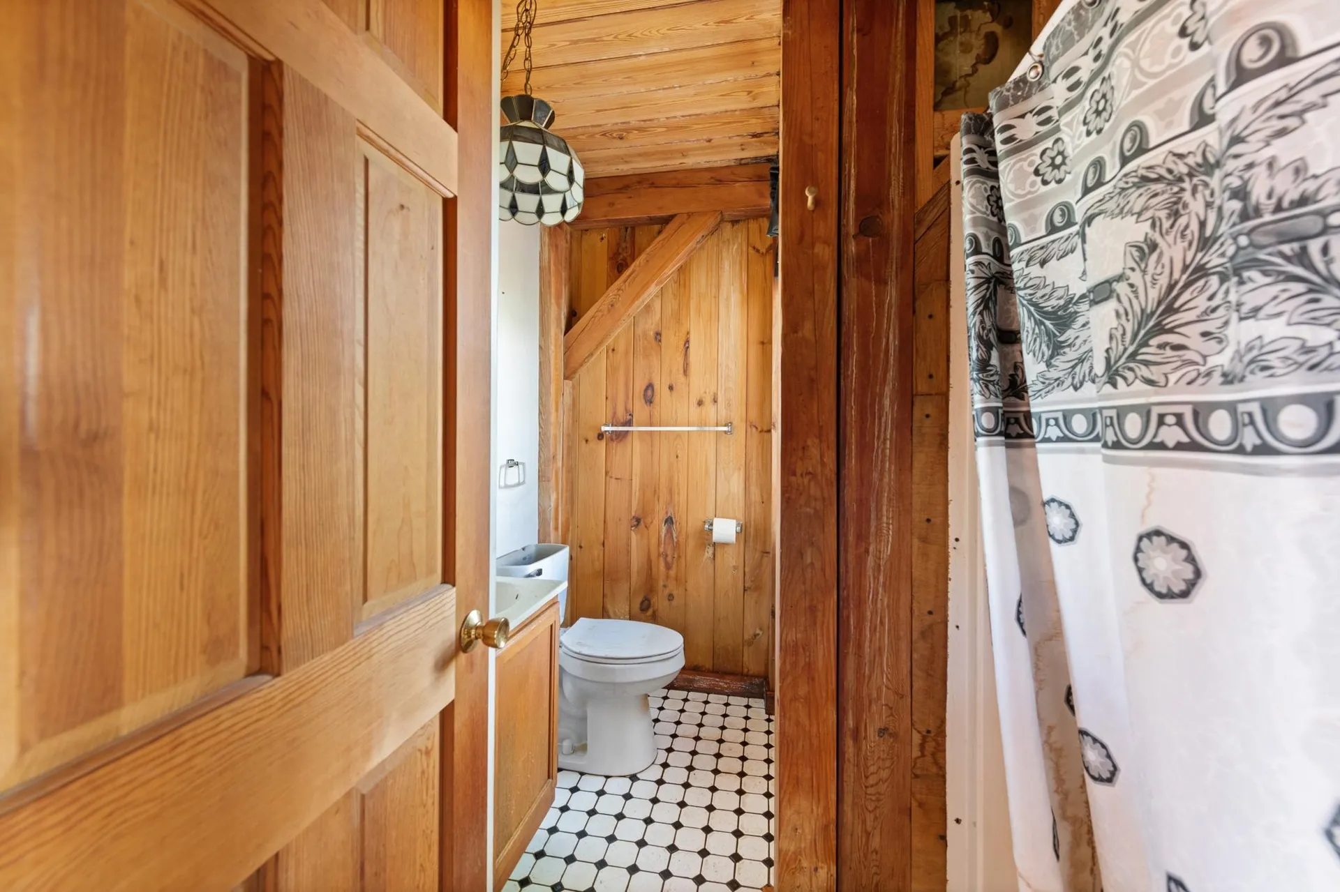 81 Disdam Road Holderness NH 03245