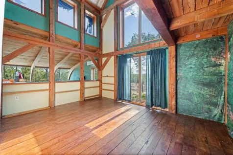 81 Disdam Road Holderness NH 03245