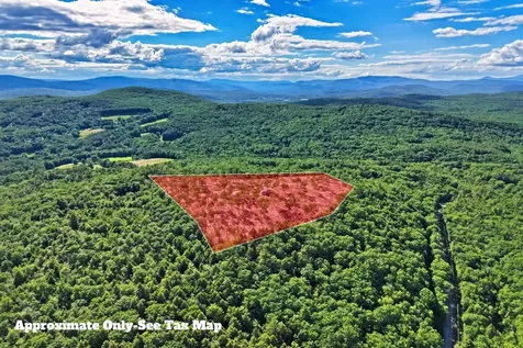 81 Disdam Road Holderness NH 03245
