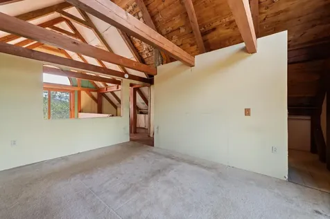 81 Disdam Road Holderness NH 03245