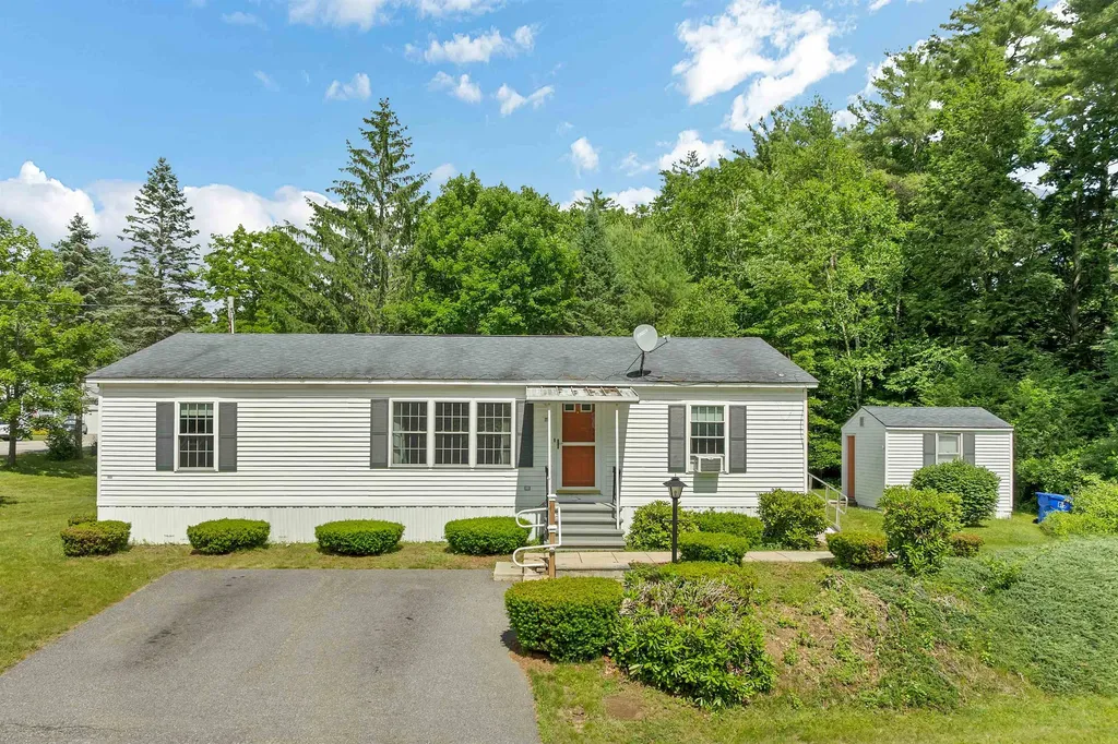 24 Foothills Way Tilton NH 03276
