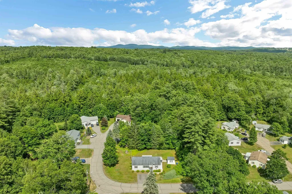 24 Foothills Way Tilton NH 03276