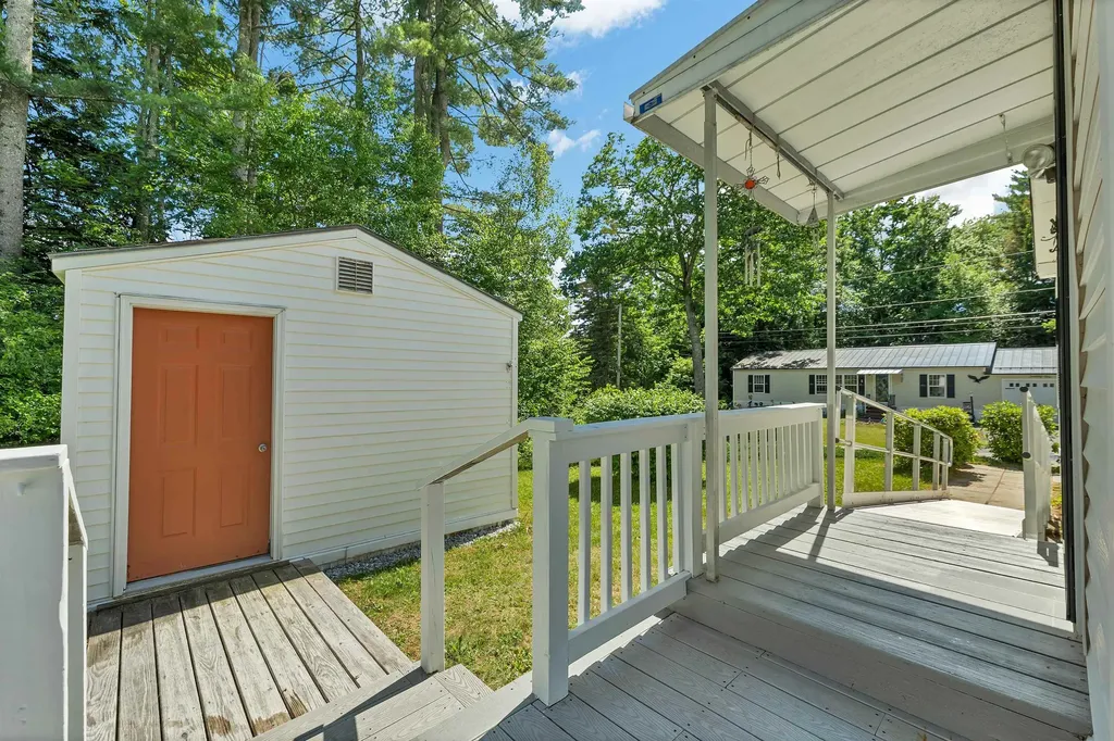 24 Foothills Way Tilton NH 03276