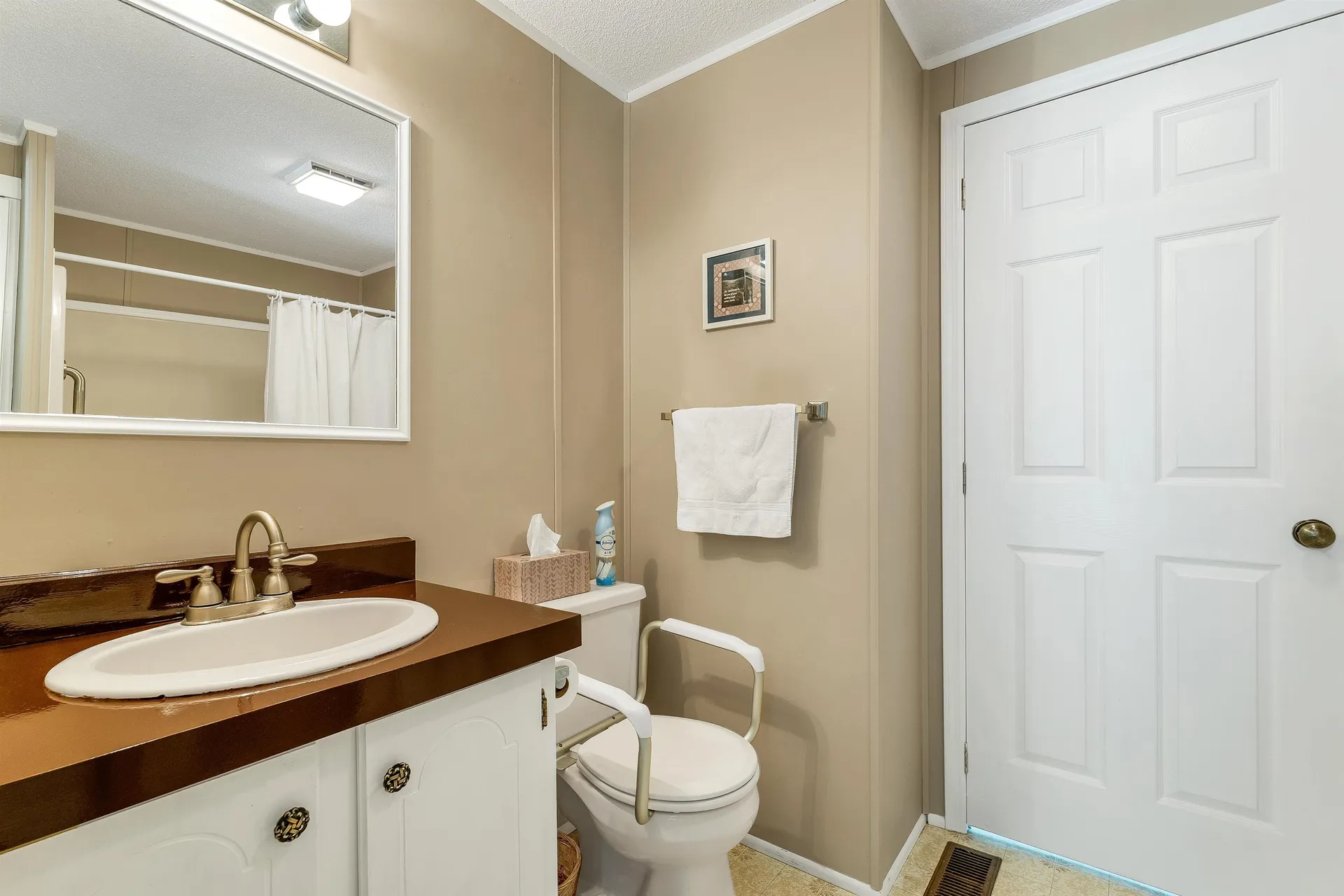 24 Foothills Way Tilton NH 03276