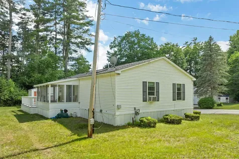 24 Foothills Way Tilton NH 03276