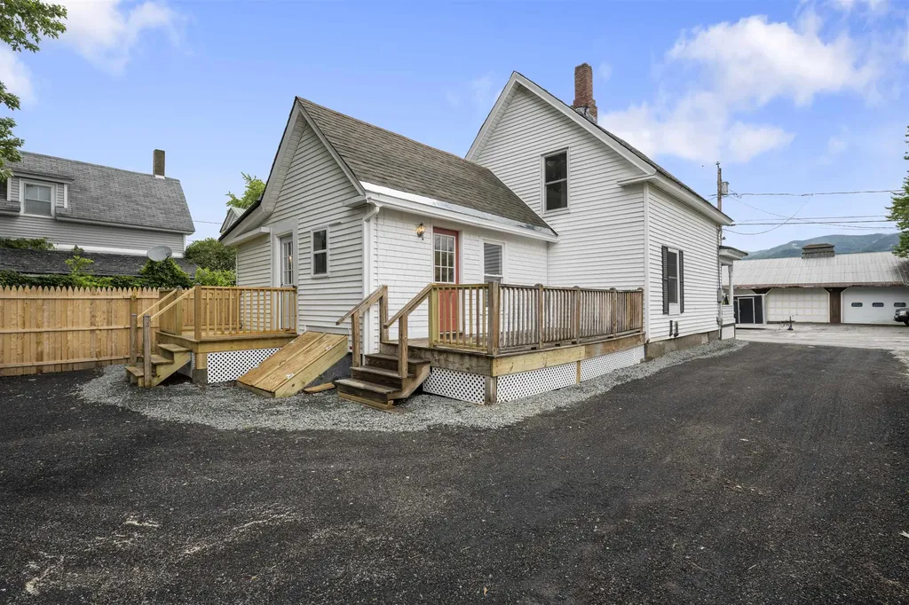 6 Central Avenue Northumberland NH 03582