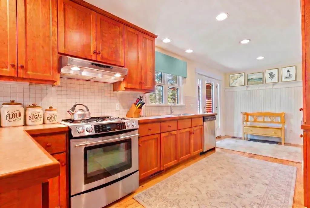 1807 Little Sunapee Road New London NH 03257