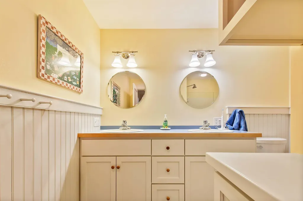 1807 Little Sunapee Road New London NH 03257