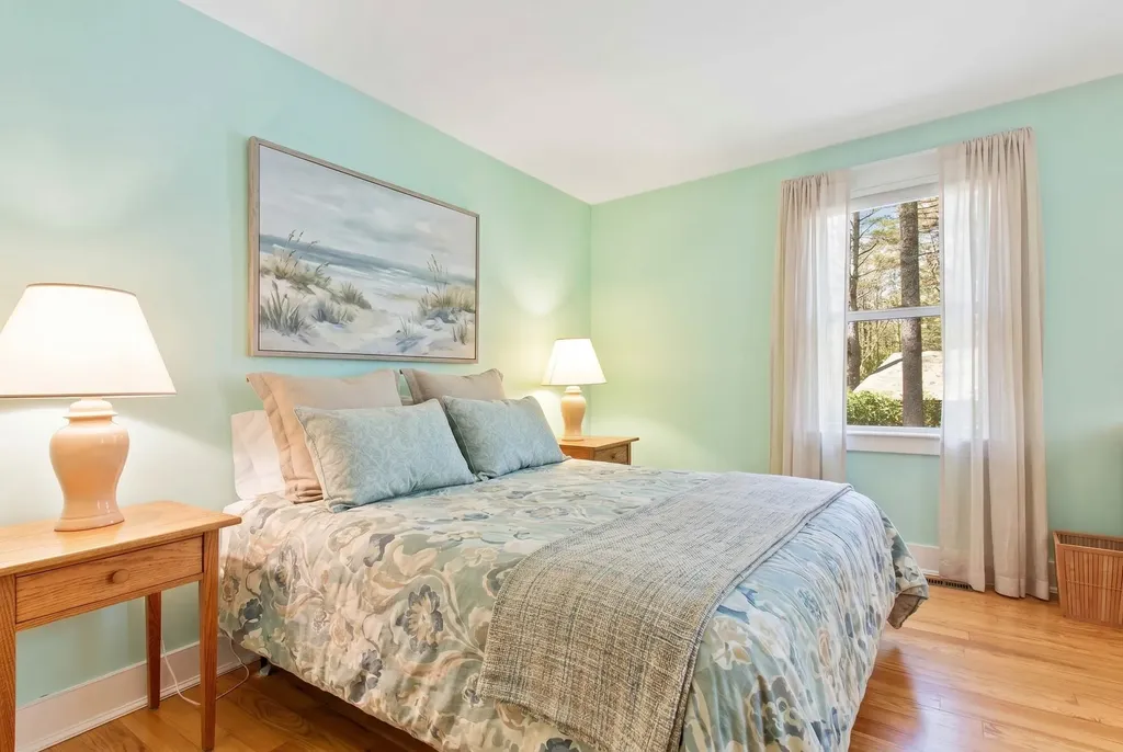 1807 Little Sunapee Road New London NH 03257
