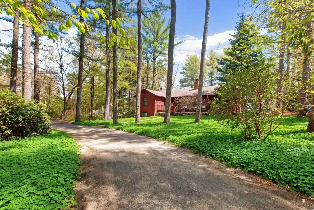1807 Little Sunapee Road New London NH 03257