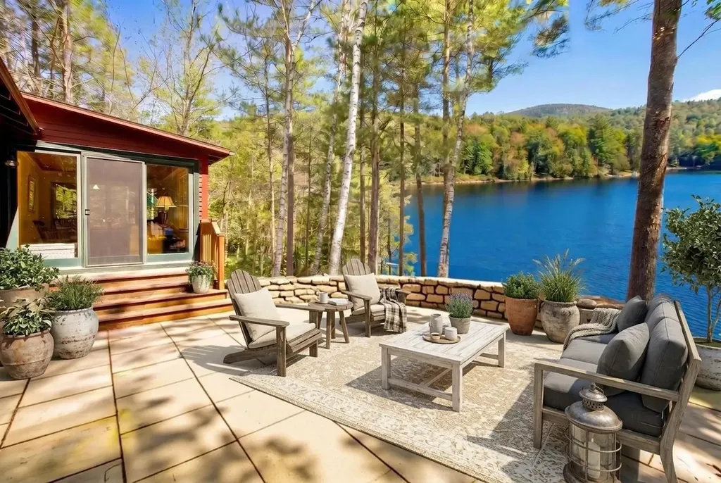 1807 Little Sunapee Road New London NH 03257