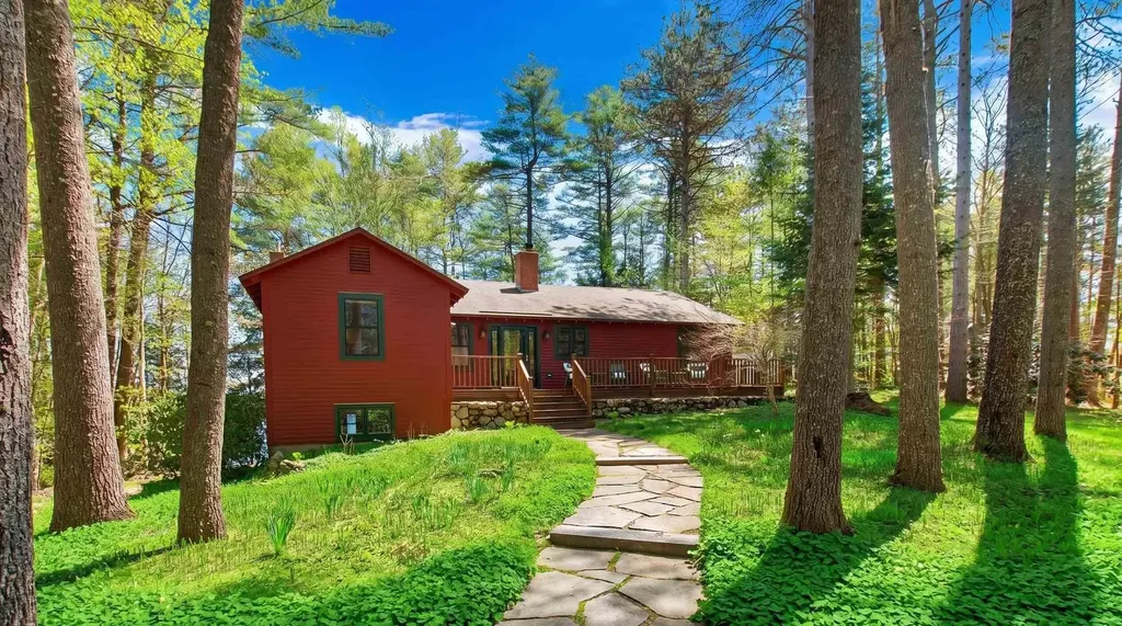 1807 Little Sunapee Road New London NH 03257