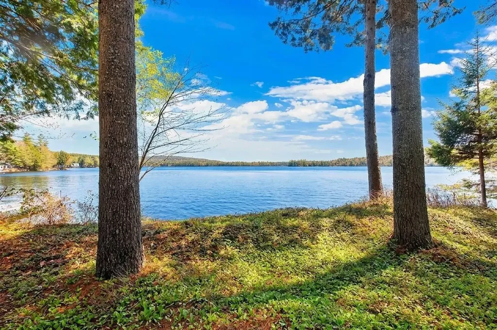 1807 Little Sunapee Road New London NH 03257