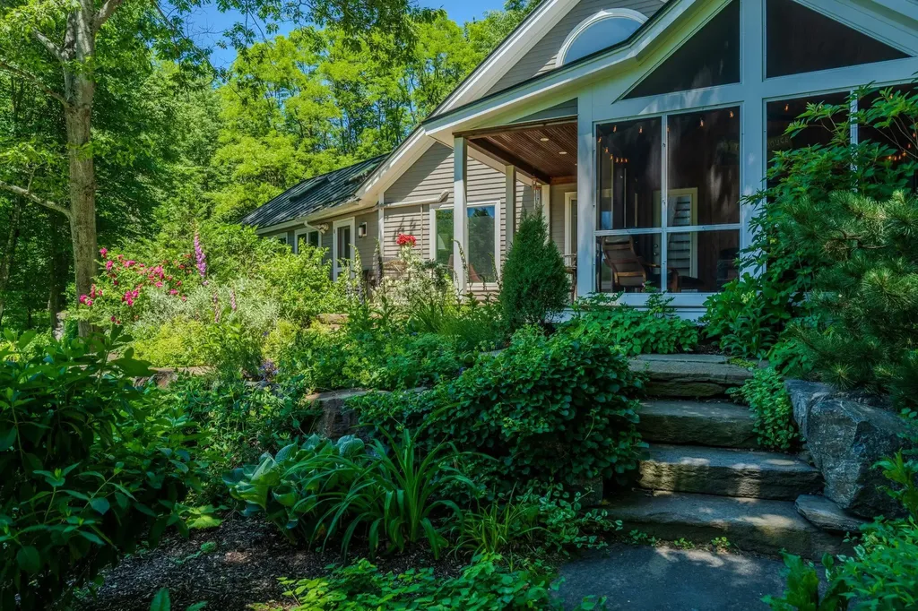 947 Miller Road Dummerston VT 05301