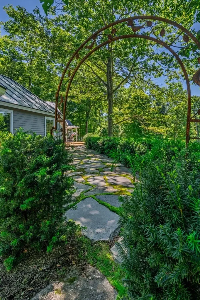 947 Miller Road Dummerston VT 05301