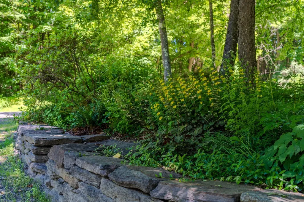 947 Miller Road Dummerston VT 05301